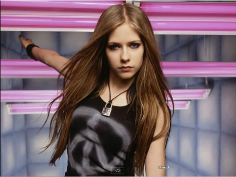 Avril Lavigne vydala novou desku Goodbye Lullaby