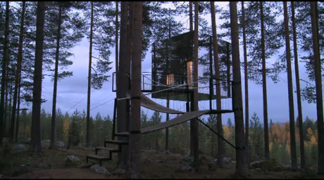 FOTO: Jeden z pokojů Treehotelu Mirror Cube