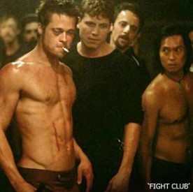 Brad Pitt po bitce v Klubu rváčů