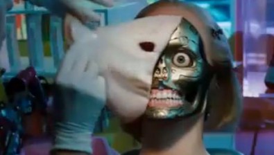 Kdepak lifting, to chce celou novou fasádu. Zdroj: media.monstersandcritics.com