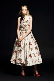 Prada pro rok 2008 a návrat vrstvených sukní, Zdroj: style.com