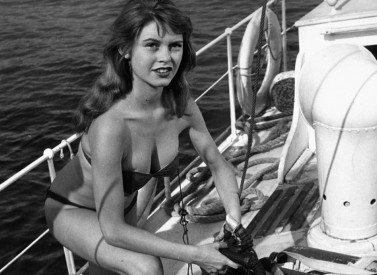 Manina-girl in bikini-BARDOT Bardot v jedné ze svých prvních rolí. Role Manini prosazovala bikini Zdroj:distributor filmu