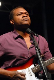 "Robert Cray. Zdroj: wikipedia.cz"