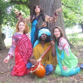 Móda hippies, Zdroj: donthavekids.wordpress.com