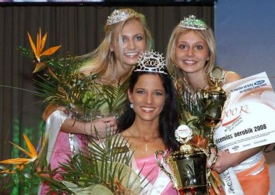 miss-aerobik-2008 Miss Aerobik 2008 Táňa Bednářová, 1. vicemiss:Michaela Benková a 2. vicemiss:Alena Pšejová, Zdroj: missaerobik.cz