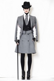 Unisex prvky v podzimní kolekci 2009 od Alexandera McQueena, Zdroj: style.com