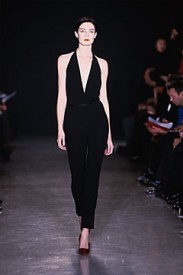 Donna Karan, kolekce zima 1999, Zdroj: style.com