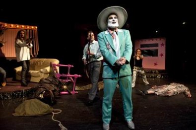 Noc oživl&yacute;ch mrtvol, Zdroj: www.klicperovodivadlo.cz