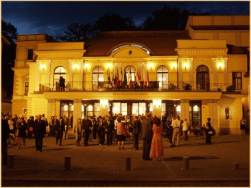 Hlavn&iacute; budova Klicperova divadla, Zdroj: www.klicperovodivadlo.cz