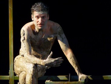 Čekání na Godota: David Prachař Zdroj: Národní divadlo Foto: Bohdan Holomíček