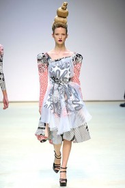 Kolekce jaro/léto 2010 Danielle Scutt, Zdroj: style.com