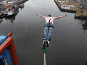 Bungee jumping. Zdroj: www.exelement.co.uk