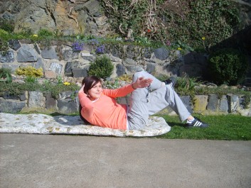 poloha na šikmé břišní svaly s fází, Foto: Karmela Beránková, Topzine.cz