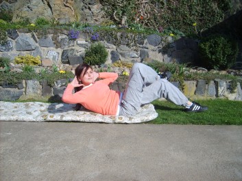 poloha na šikmé břišní svaly, Foto: Karmela Beránková, Topzine.cz