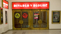 Divadlo v Dlouhé