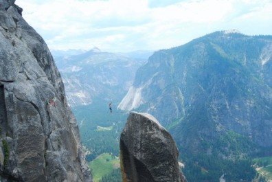 Lost Arrow Spire Zdroj: slackline.com