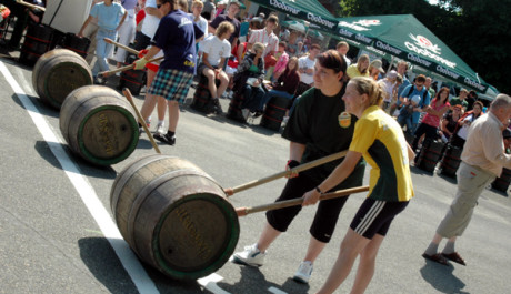 FOTO: Mistrovství světa v koulení pivních sudů 2009, Chodová Planá