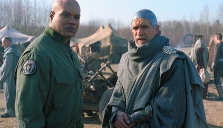 Teal'c a Beat'ack přem&yacute;&scaron;l&iacute;, jak zachr&aacute;nit Zemi