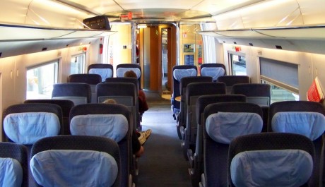FOTO: Interiér vlaku ICE, ve kterém můžete jet přes 300 km za hodinu