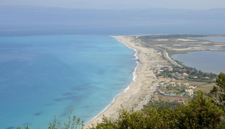 Lefkáda, pláž agios ioannis, zdroj:Wikipedia