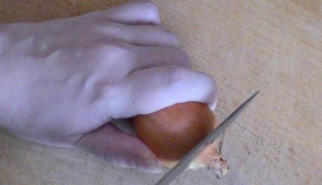 FOTO: Špatná technika krájení