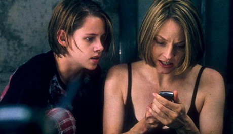 Kristen Stewart s Jodie Foster ve snímku Úkryt