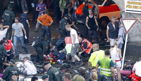 Loveparade Duisburg 2010, Zdroj: guardian.co.uk