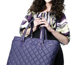 FOTO: kabelka na notebook