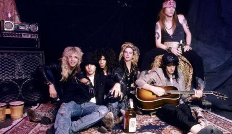 Guns N' Roses Zadní obal knihy Bezohledná jízda Guns N' Roses