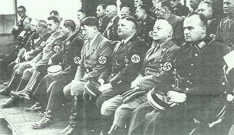 Adolf Hitler, Hans Frank FOTO: Adolf Hitler, Hans Frank a ti ostatní