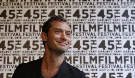 FOTO: Jude Law na karlovarském filmovém festivalu