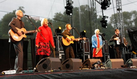 CZ_Kacov_Hudba_Sazavafest-2010_07-08-2010_03 Chumbawamba na Sázava Festu 2010