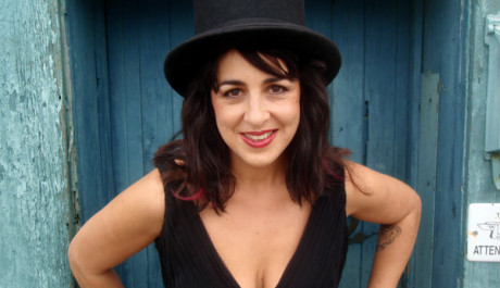 Amparo Sanchéz Amparo Sanchéz, Zdroj: kafeantzokia.com