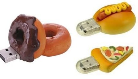 FOTO: USB Flash disk ve formě j&iacute;dla