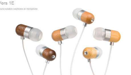 FOTO: Dřevěná sluchátka od Vers