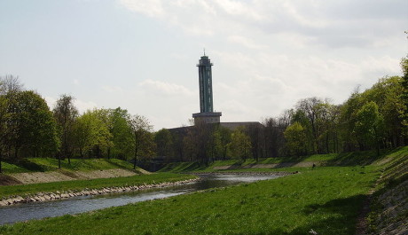 Řeka Ostravice a městská radnice