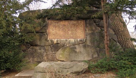 Památník Julia Zeyera v Chotkových sadech  FOTO: JZ