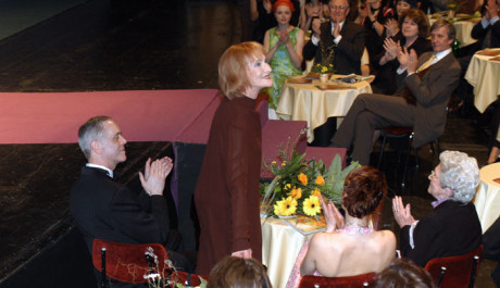 FOTO: Soňa Červená na předávání cen Thálie 2004