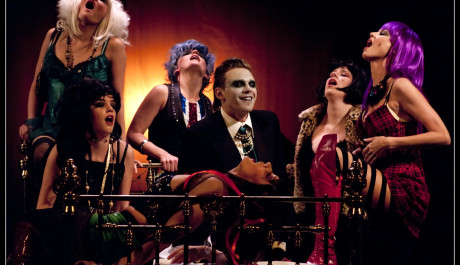 Scéna z činohry Žebrácká opera