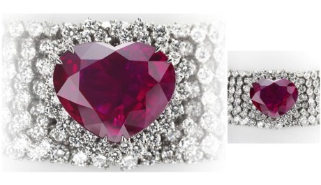 FOTO: Nejdraž&scaron;&iacute; n&aacute;hrdeln&iacute;k na světě