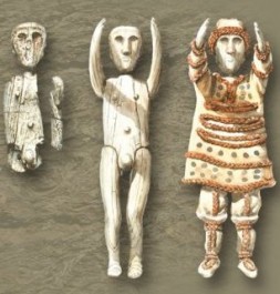 FOTO: Loutka &scaron;amana a rekonstrukce