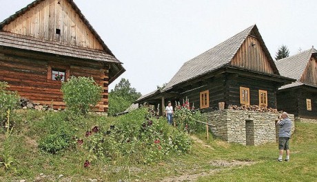 Vala&scaron;sk&aacute; dědina