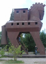 FOTO: Maketa trojského koně