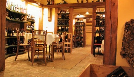 FOTO:Vinotéka a vinárna u sv. Vincenta, Praha 6