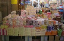 FOTO: Prodej sladkostí na bazaru v Edirne