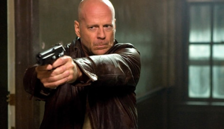 Bruce Willis jako akční hrdina filmu Red Bruce Willis jako akční hrdina filmu Red