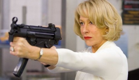 Helen Mirren ve filmu Red Držitelka Oscara Helen Mirrenová