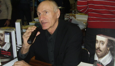 Dvorní překladatel Shakespeara Martin Hilský