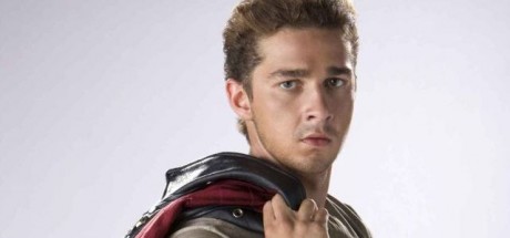 Vypadá jako cumel, ale „tvrďácké“ role jsou mu jako ušité na míru. Zdroj: Paramount Pictures