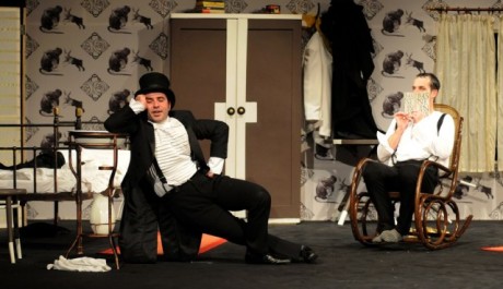 FOTO: Zdeněk Trč&aacute;lek a Jiř&iacute; Hejcman v Penzionu pro svobodn&eacute; p&aacute;ny 